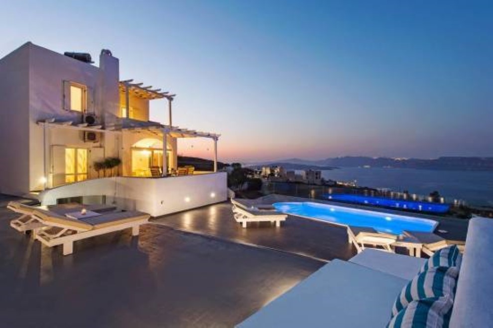 Villa Kamini in Santorini - Santorini Luxury Villas by MLV