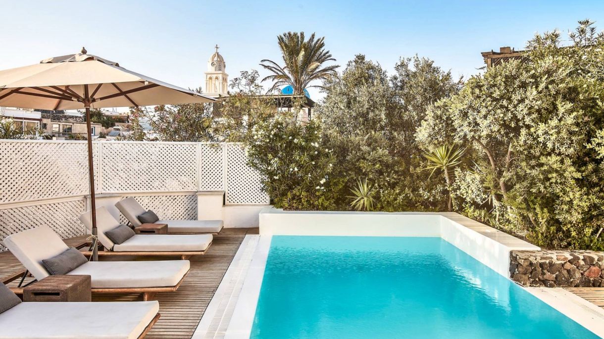 https://santorini.villas/wp-content/uploads/2020/06/Villa-Vedema-presidential-4.jpg thumbnail