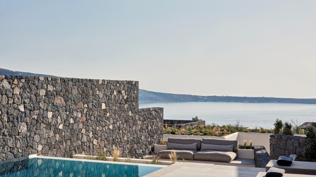 Aqua Retreat image 2