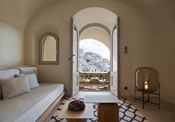Villa Bordeaux | MLV - Santorini Luxury Villas