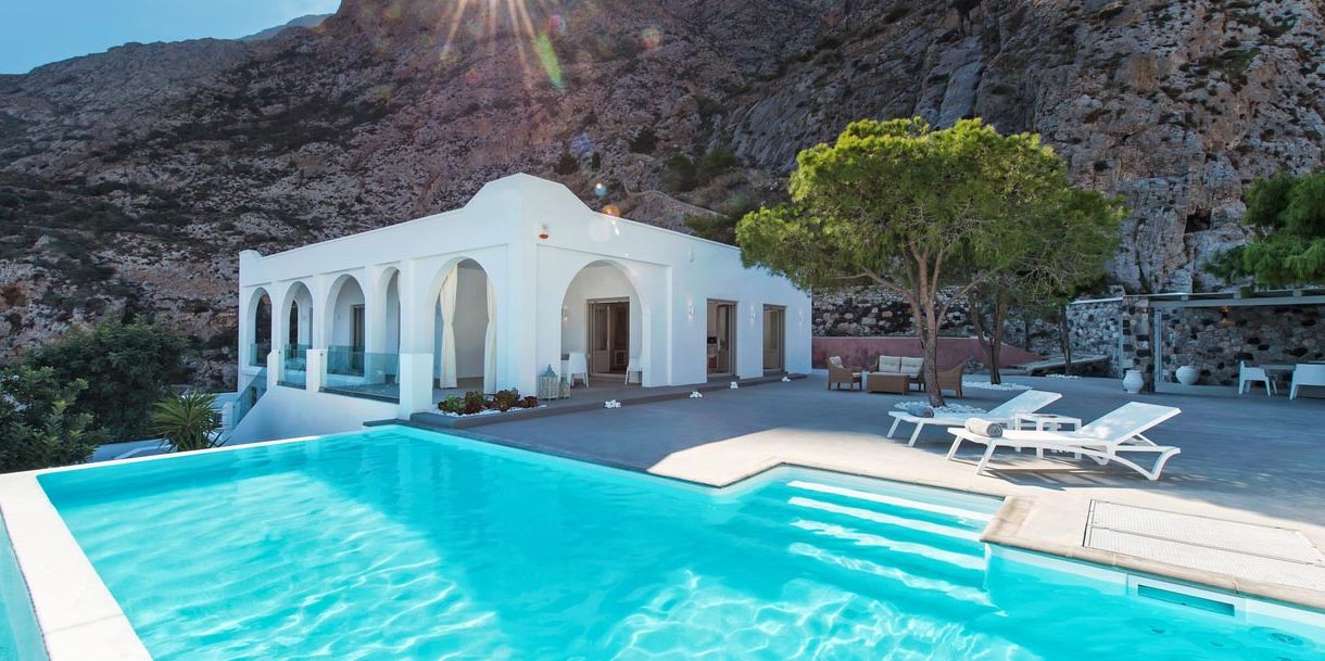https://santorini.villas/wp-content/uploads/2023/08/MLV-Santorini-Luxury-Villas-Villa-Adriana-in-Santorini-9.jpg thumbnail