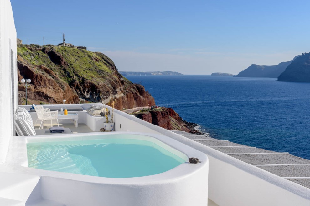 https://santorini.villas/wp-content/uploads/2023/08/Santorini_Luxury_Villa_MLV-29-1.jpg thumbnail