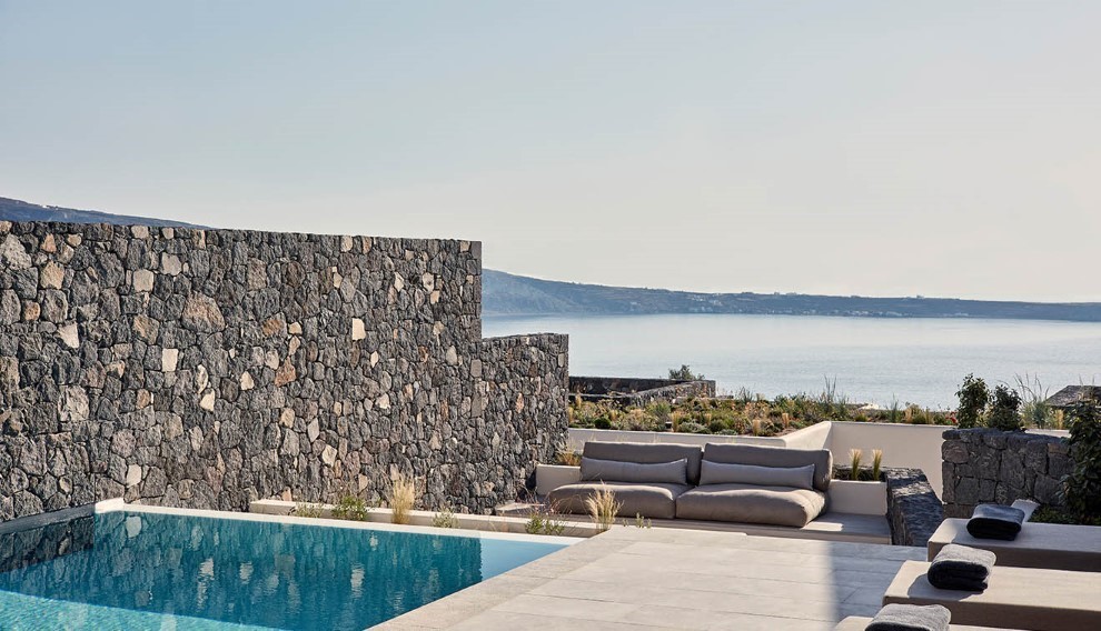 https://santorini.villas/wp-content/uploads/2023/08/Santorini_Luxury_Villas_MLV-14-28.jpg thumbnail