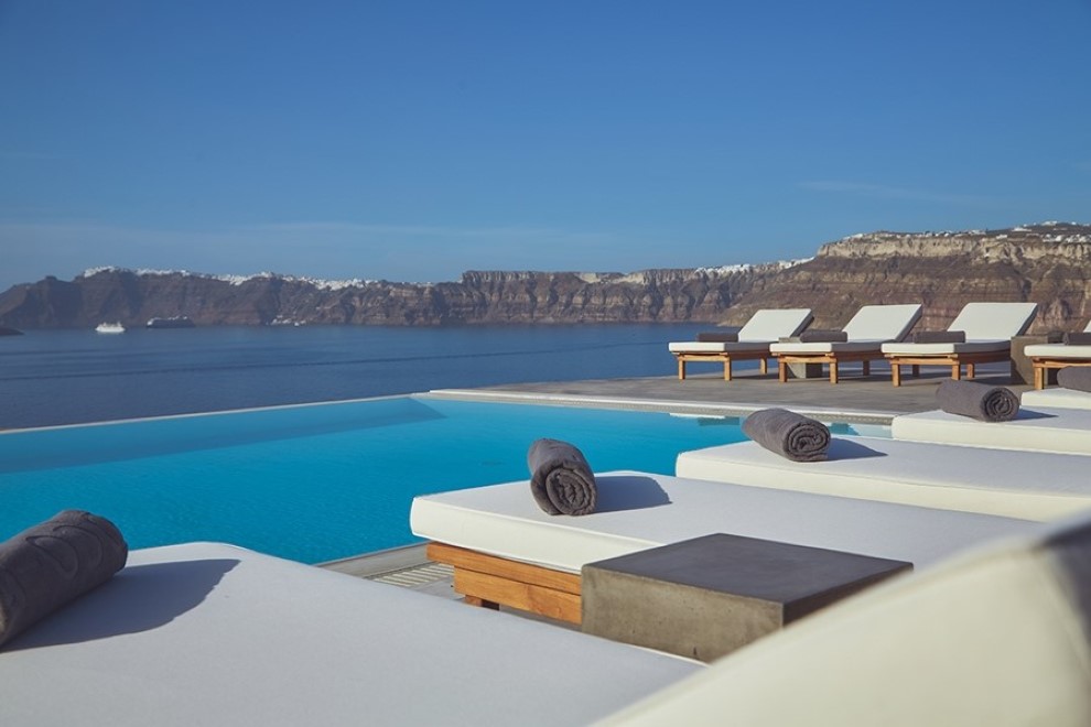 https://santorini.villas/wp-content/uploads/2023/08/Santorini_Luxury_Villas_MLV-23-2-1.jpg thumbnail