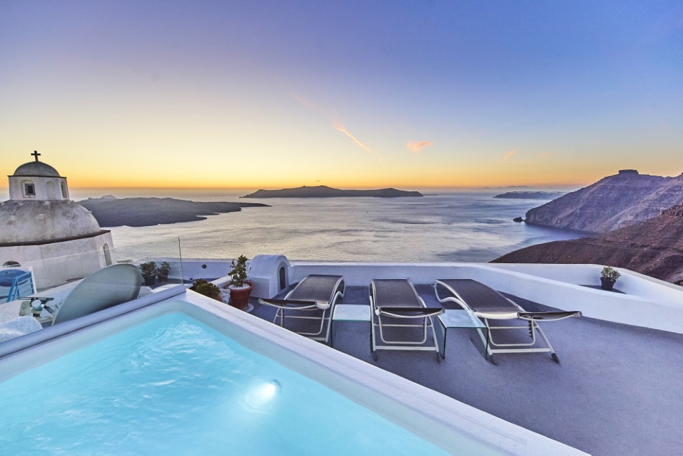 https://santorini.villas/wp-content/uploads/2023/08/Santorini_Luxury_Villas_MLV-9-18.jpg thumbnail