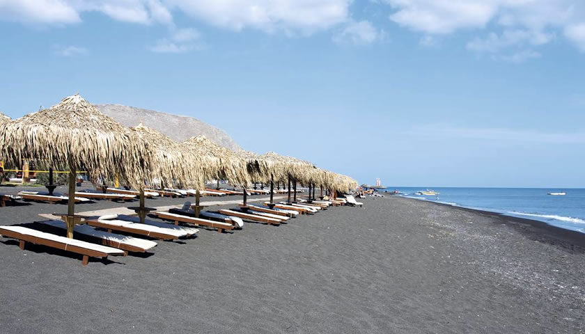 Perivolos Beach