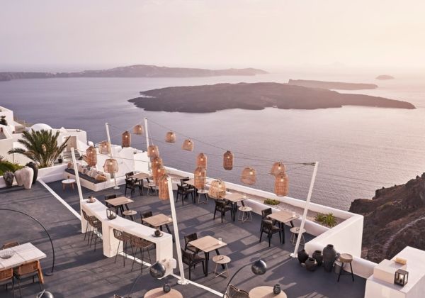 Selene restaurant | MLV - Santorini Luxury Villas