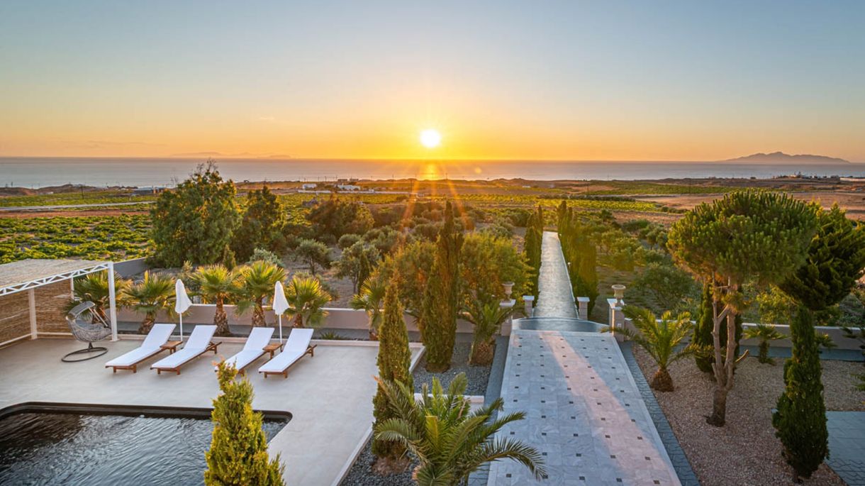 https://santorini.villas/wp-content/uploads/2024/01/Villa-Astros-35.jpg thumbnail