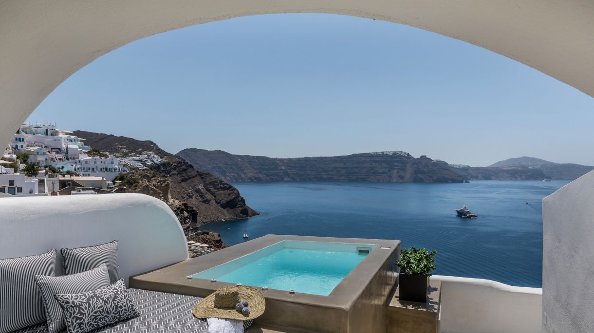 https://santorini.villas/wp-content/uploads/2024/01/Villa-Emerald-3.jpg thumbnail
