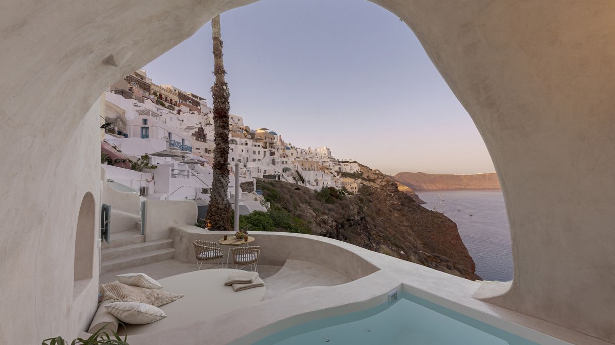 https://santorini.villas/wp-content/uploads/2024/01/Villa-Majestic-20.jpg thumbnail