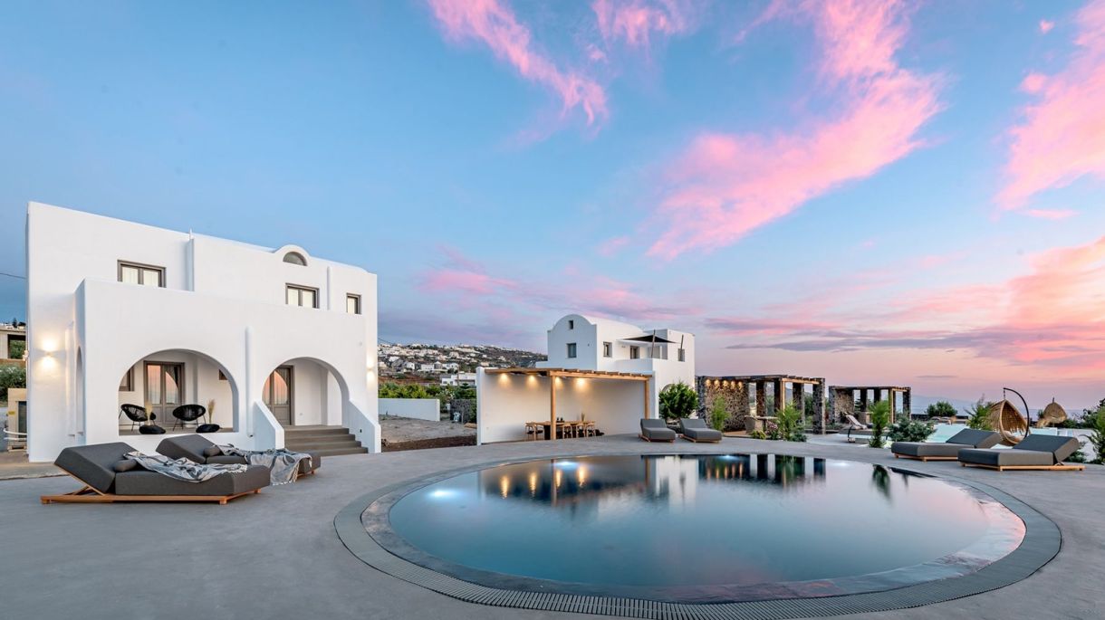 https://santorini.villas/wp-content/uploads/2024/01/Villa-Mystique-30.jpg thumbnail